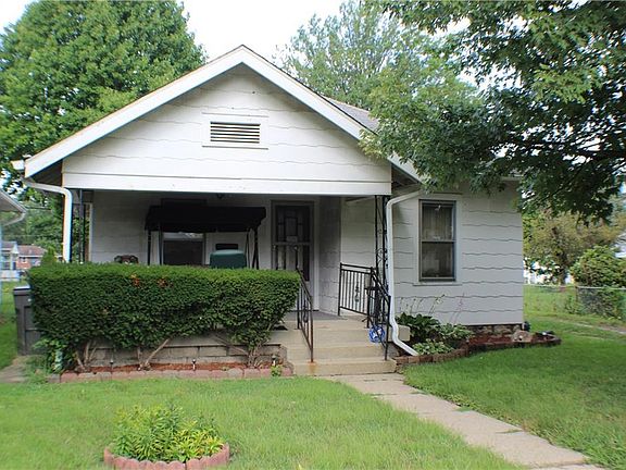 2nd image of 1642 N Belleview Pl