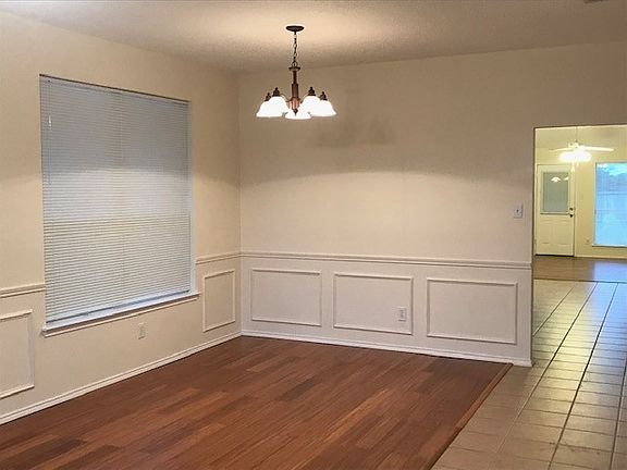 4th image of 4302 Bent Oaks Dr