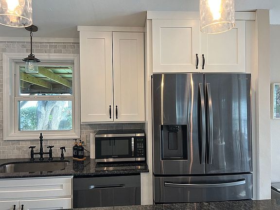 5th image of 1121 La Paloma Blvd #1121