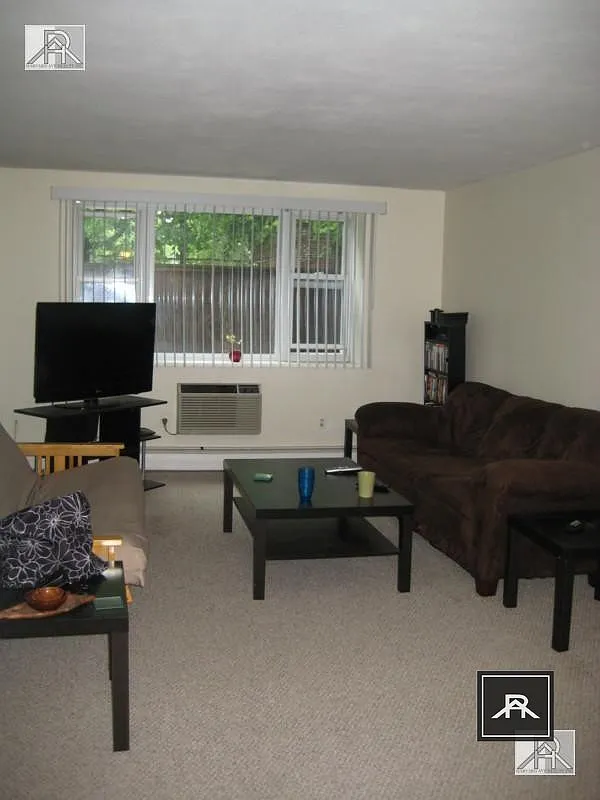 2 bed, 1.0 bath, $3,675 — Photo 4