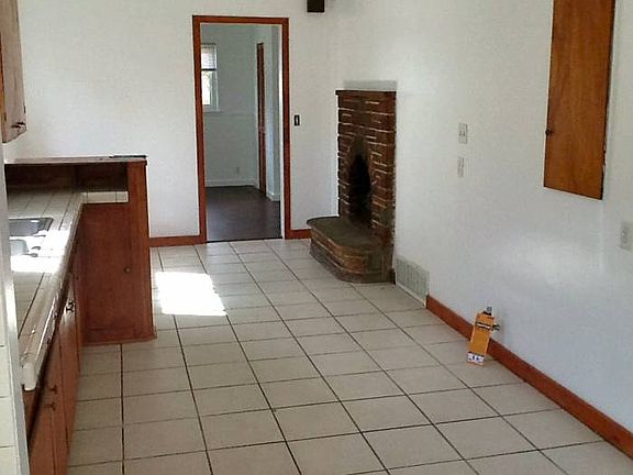 Huge Kitchen w/Fireplace!