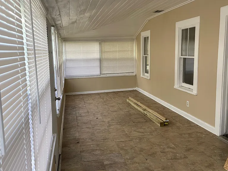 5114 Hollycrest Dr — Photo 14