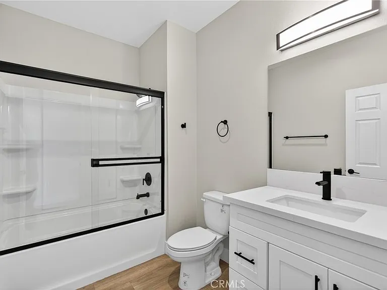 8414 Burnet Ave — Photo 18
