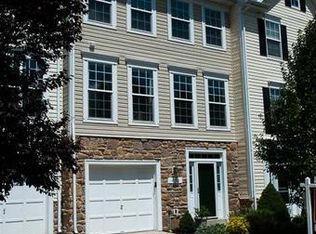 47386 Darkhollow Falls Ter, Sterling, VA 20165