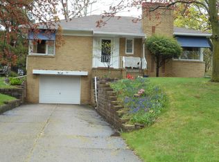 54 W Craig Hill Dr, Rochester, NY 14626