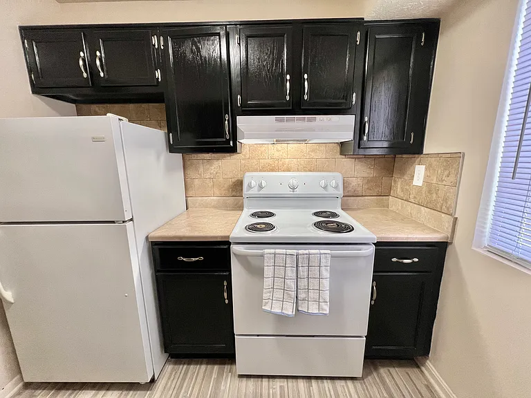 Glenview Apartments — Photo 74