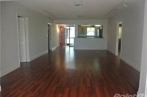 3rd image of 3763 Oaks Clubhouse Dr #P-9