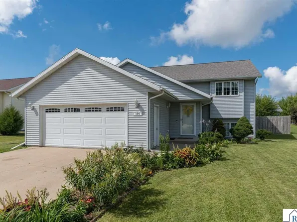 124 Quinion Dr, Mankato, MN 56001