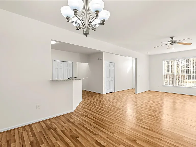 17104 Chesapeake Cir — Photo 10