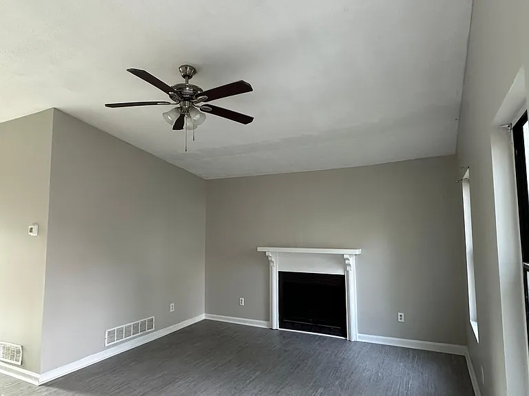 2120 Pinetree Dr #2 — Photo 1