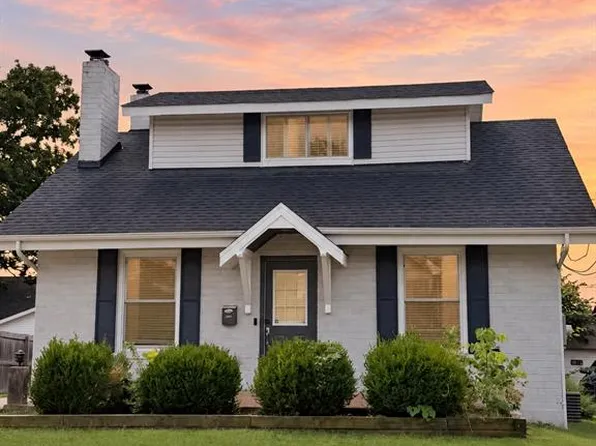 8830 Powell Ave, Saint Louis, MO 63144