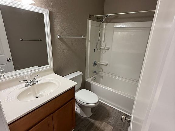 5th image of 101 College Park Ln #2