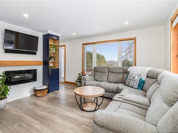 5th image of 464 Summerfield Rd