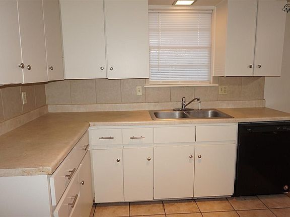 3rd image of 4629 Sierra Madre Dr
