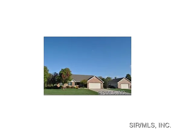 126 Greenleaf Ct photo 1