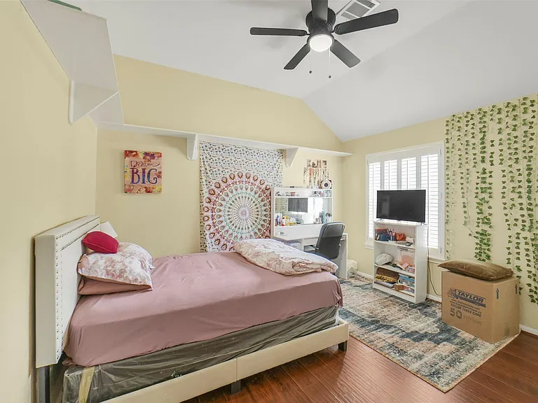 22554 Bristolwood Ct — Photo 35