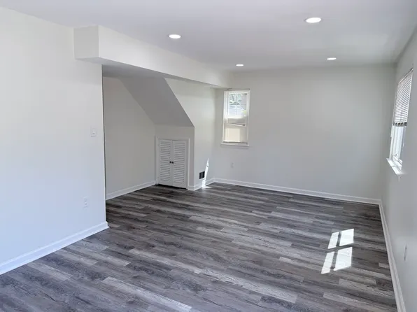 8650 Brae Brooke Dr, Lanham, MD 20706