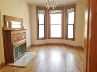 2961 N Halsted St #1, Chicago, IL 60657