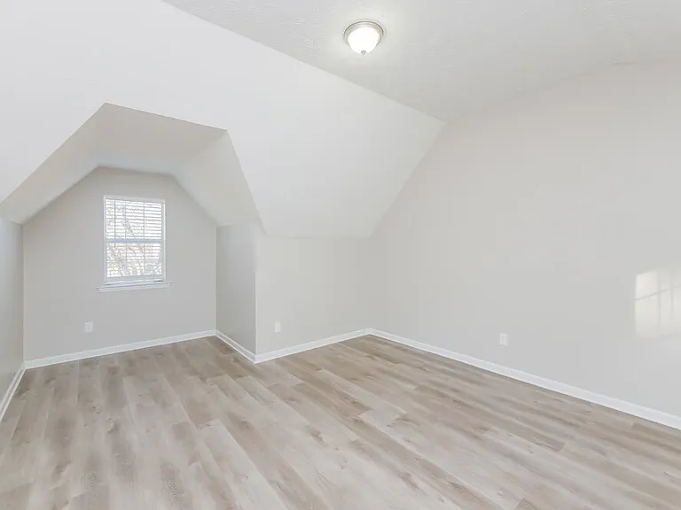 409 Grove Park Dr — Photo 15