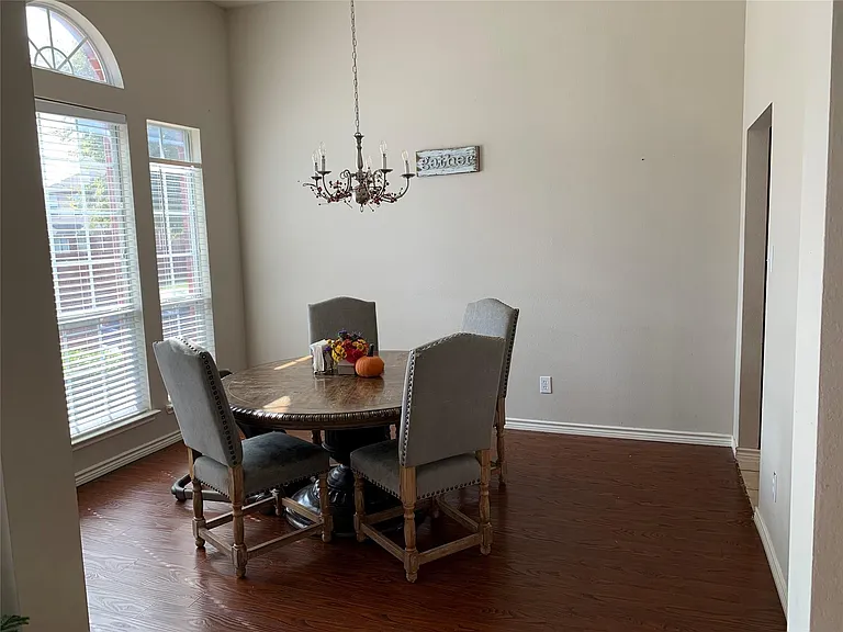 7700 Loma Alta Trl — Photo 5