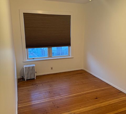 2nd image of 23-27 28th St #2