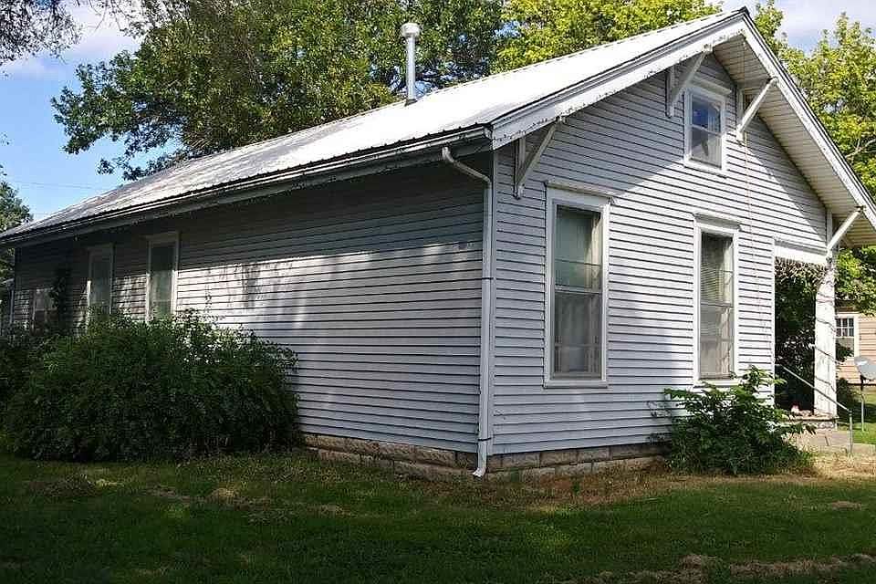 2nd image of 604 Yuba St