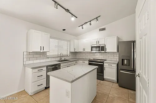 2212 E Vista Bonita Dr Photo 1