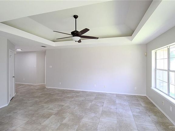 4th image of 3804 Oriole Ave