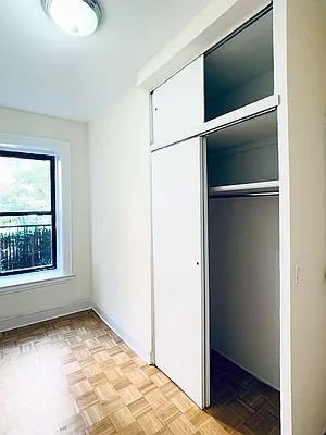 Rented by City Connections Realty | media 15