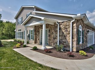 92 Wyndham Rd, S Abington Twp, PA 18411