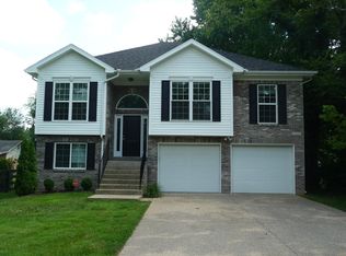 11920 Bragg Ave, Middletown, KY 40243