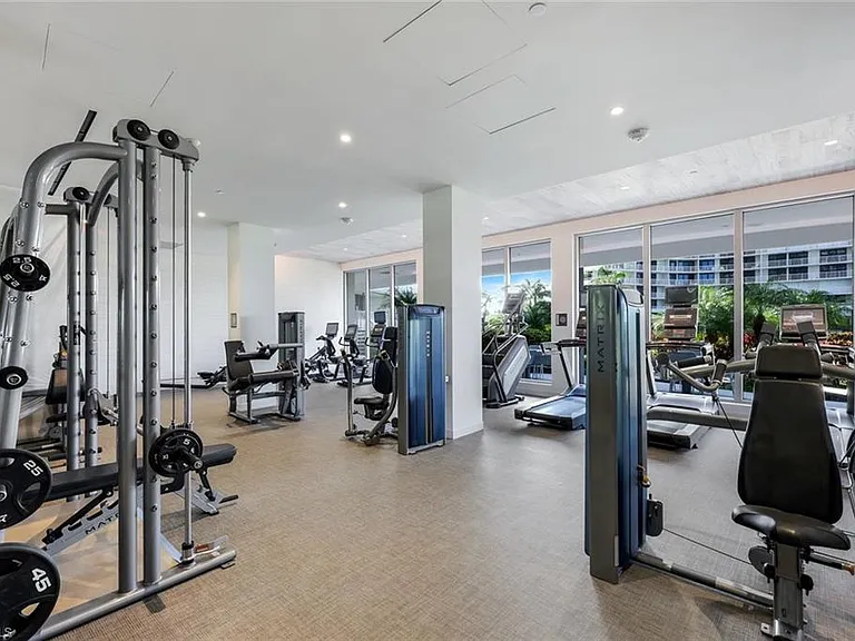 260 Seaview Ct #407 — Photo 25