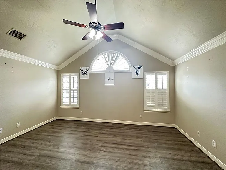 1526 Waterside Village Dr — Photo 9