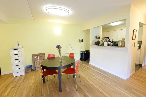 Rented by Peter Ashe | media 4