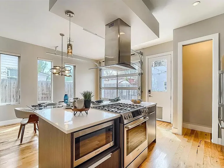 3791 Meade St — Photo 11