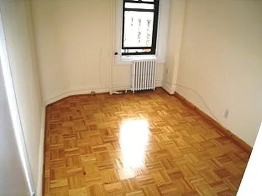 Rented by City Connections Realty | media 8