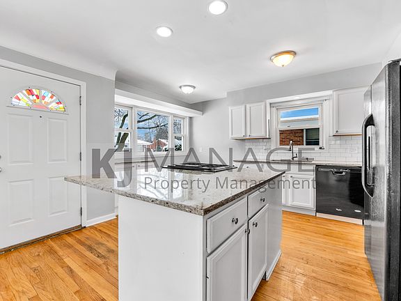 4th image of 17657 Wakenden St