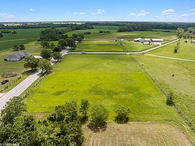 7 Horses N Hounds, Foley, AL 36535 | Zillow