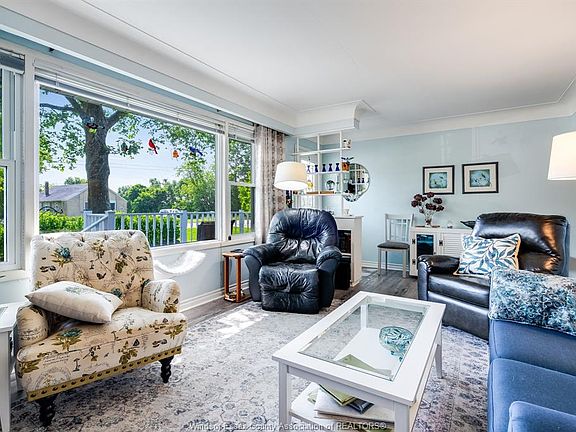 4th image of 27 Mersea Rd #12