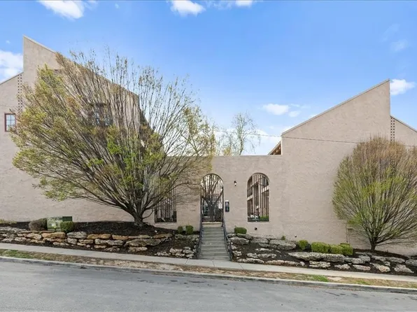 1111 W 46th St APT 22, Kansas City, MO 64112