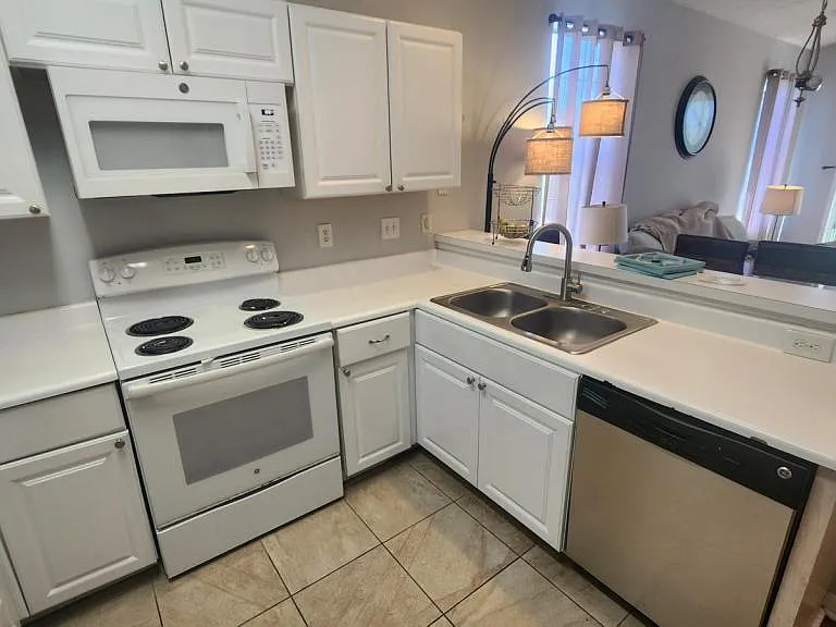 476 River Oaks Dr #64L — Photo 5