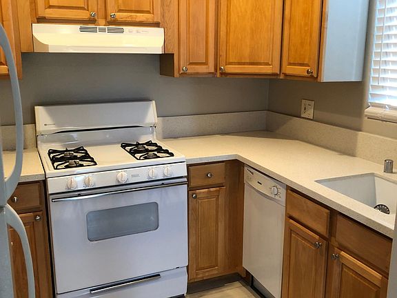 2nd image of 2915 Upshur St