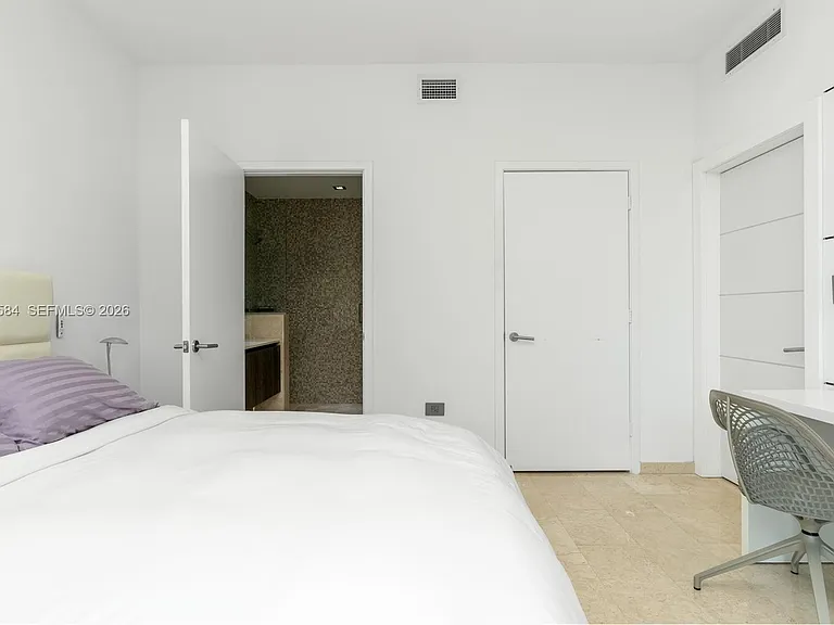 88 SW 7th St #2401 — Photo 37