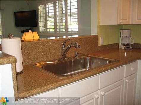 5th image of 4820 NE 23rd Ave APT 201