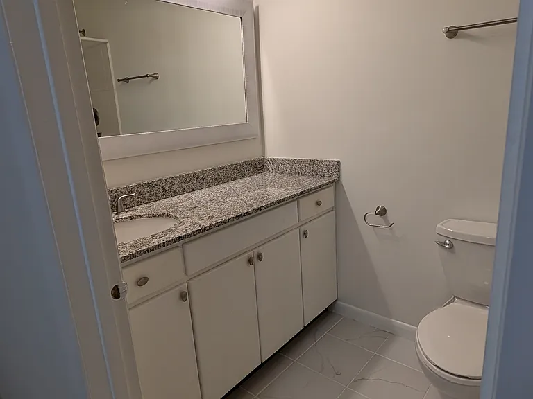 303 Oak Tree Dr — Photo 12