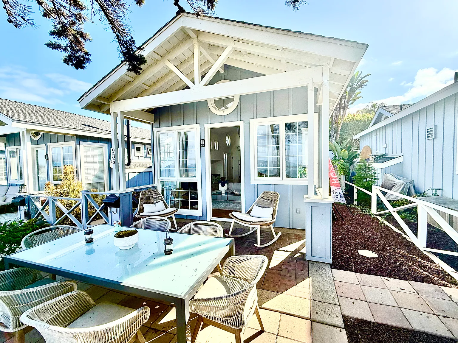 1 bed, 1.5 bath, 700 sqft, $6,495 — Photo 2