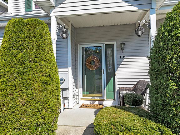 2nd image of 131 Willow Wood Dr