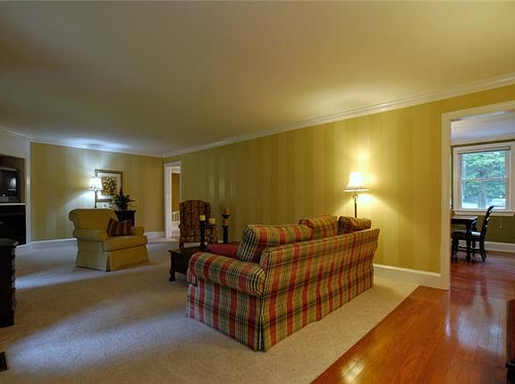 4th image of 7050 Asberry Dr