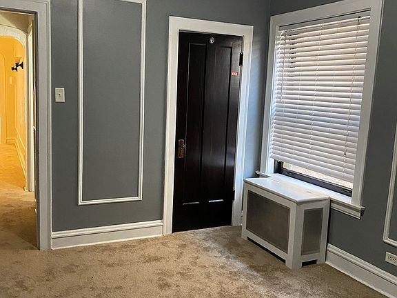 5th image of 2726 W Argyle St #1