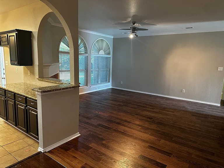 1809 Estates Dr — Photo 8